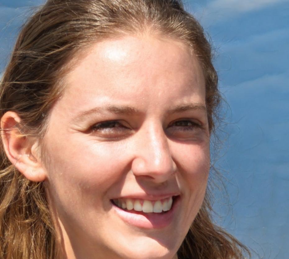 Portret Raluca Moldovan absolventă a programului de gestionare a bugetului